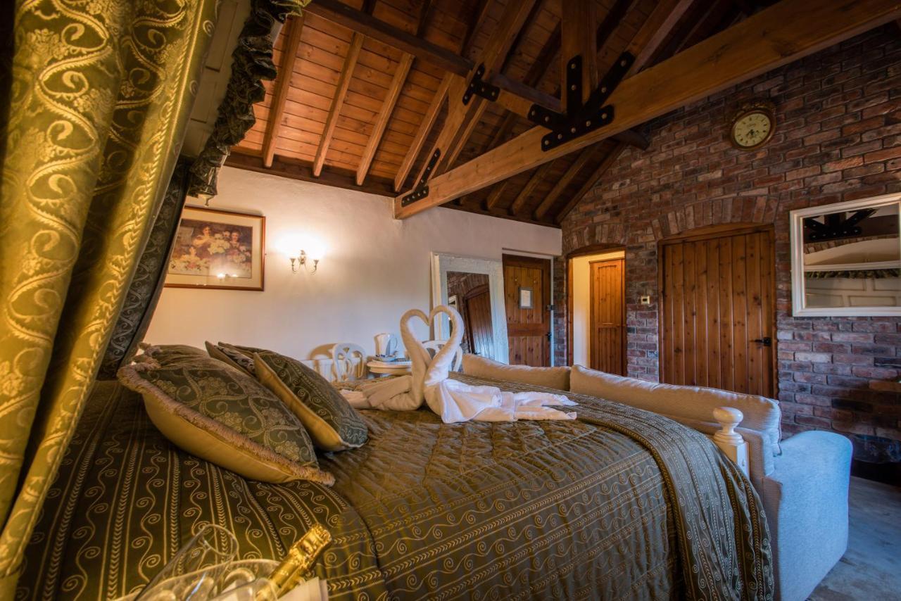 The Royal Arms Hotel Sutton Cheney Екстериор снимка