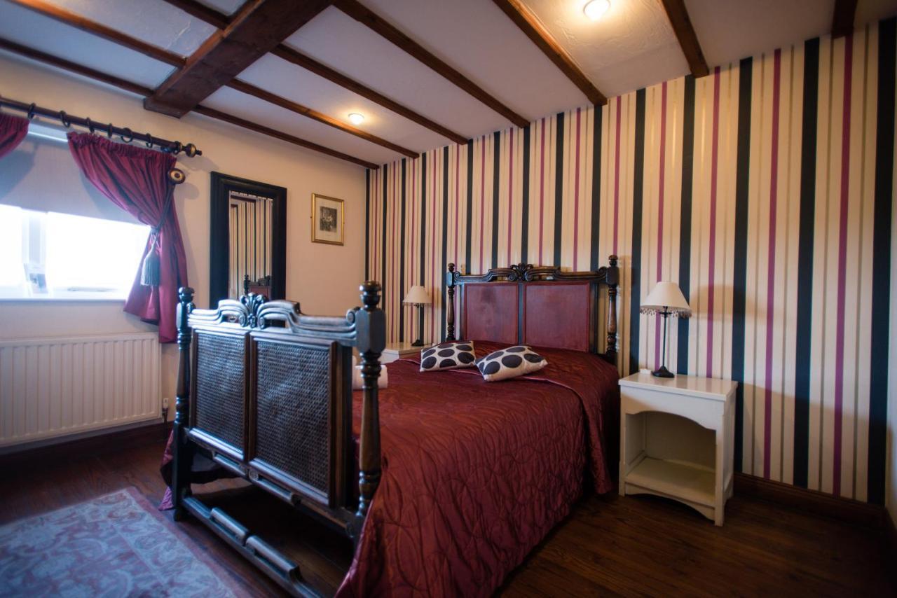 The Royal Arms Hotel Sutton Cheney Екстериор снимка